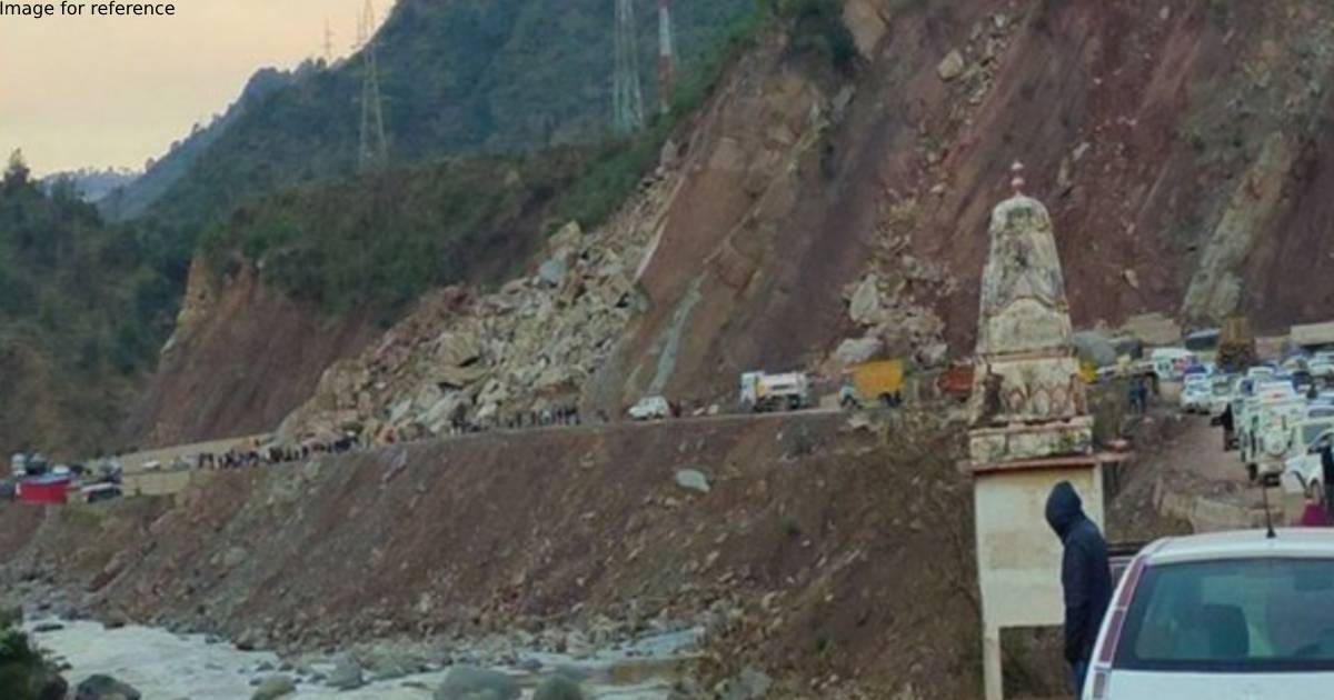 Jammu-Srinagar National Highway blocked due to shooting stones